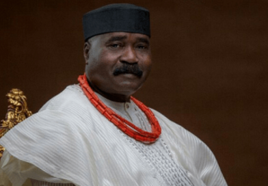 EFCC detains ex-Edo Governor, Igbinedion, over alleged N1.6 billion fraud – Nairametrics EFCC detains ex-Edo Governor, Igbinedion, over alleged N1.6 billion fraud – Nairametrics