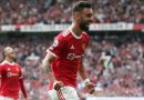 Fernandes signs Man United contract extension